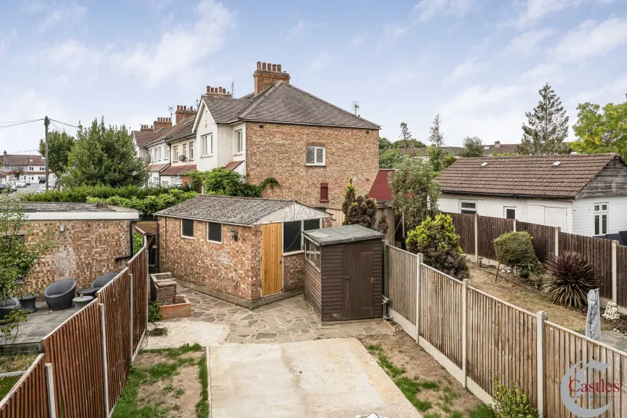 Lister Gardens, Edmonton, N18, photo 18