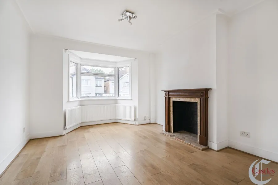 Lister Gardens, Edmonton, N18, photo 13