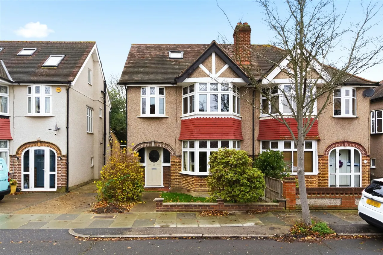 4 bed house for sale — Ryecroft Avenue, Twickenham, TW2 6HR