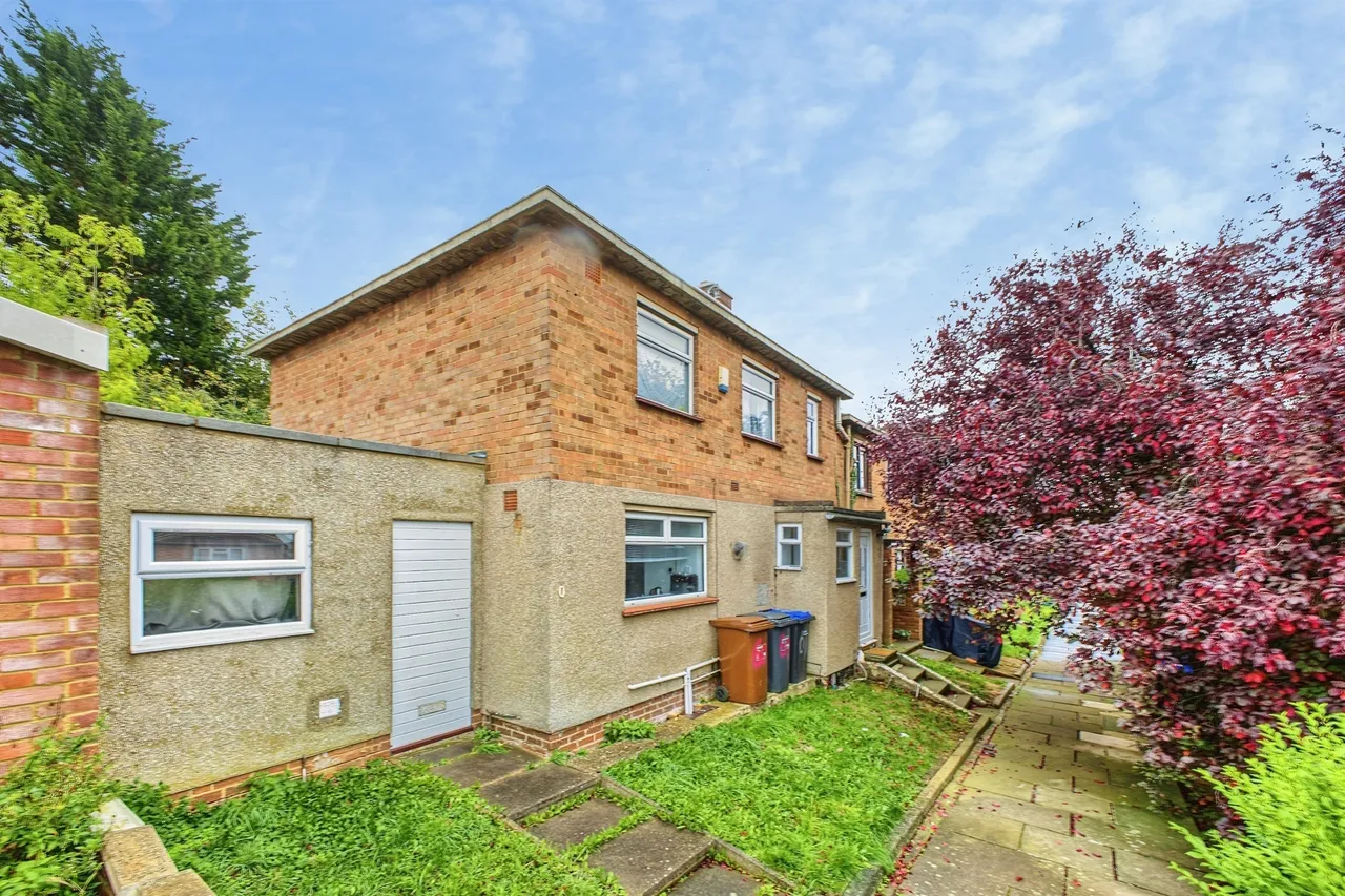 4 bed house for sale, Chalcombe Avenue, Northampton, NN2