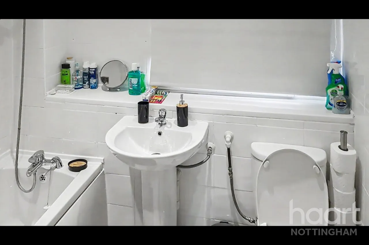 Courtenay Gardens, St Ann's, NG3, photo 15