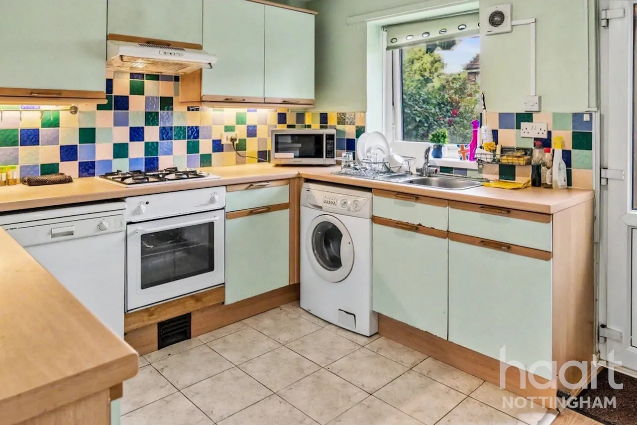 Courtenay Gardens, St Ann's, NG3, photo 2