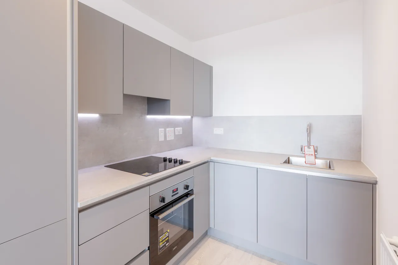 Shearwater Drive, NW9, photo 2