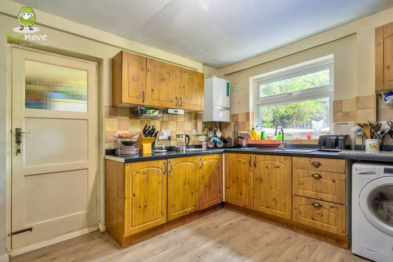 Dukes Close, Swindon, SN2, photo 3