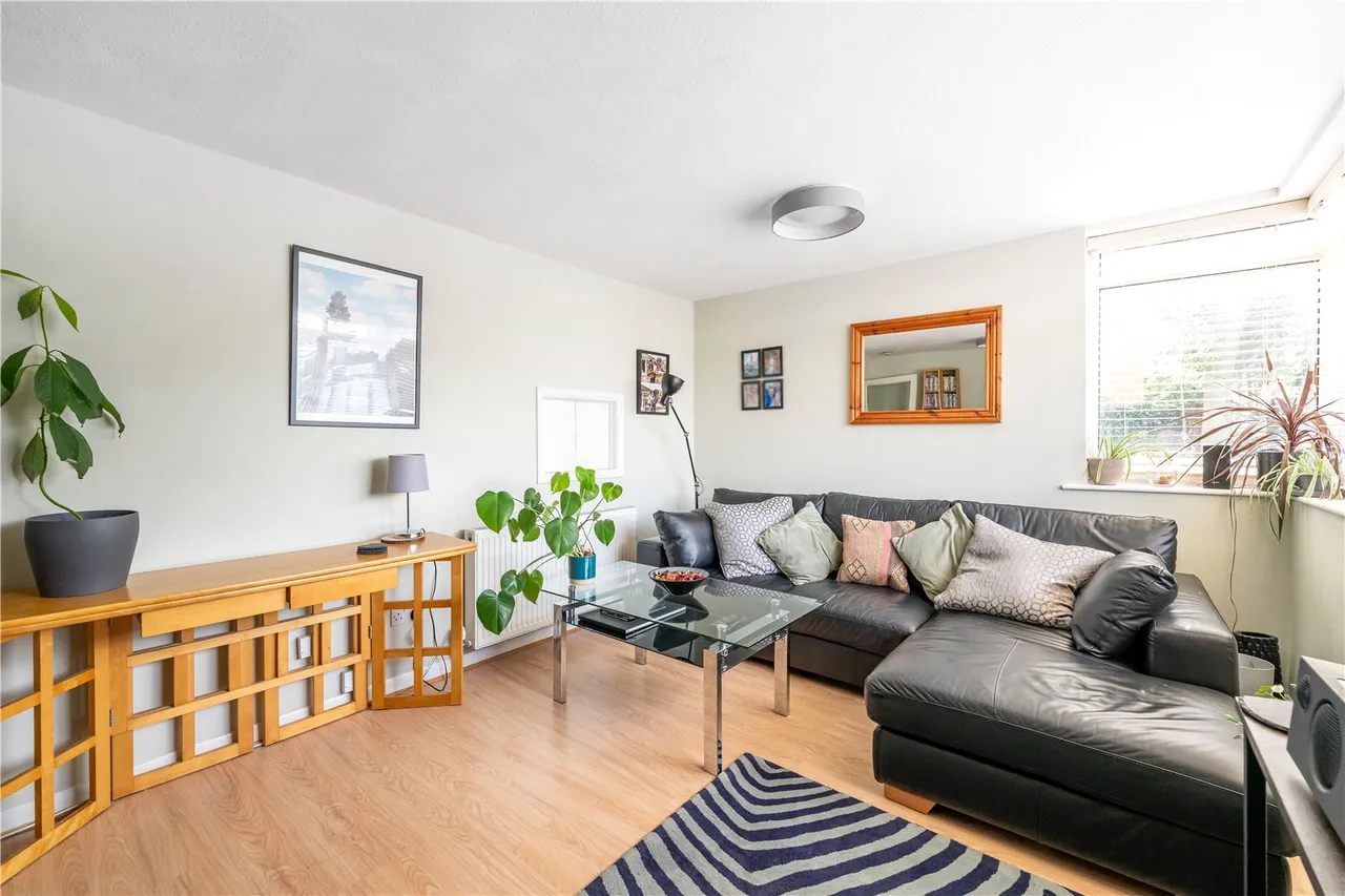 Riverside Court, River Reach, Teddington, TW11 9QN, photo 5