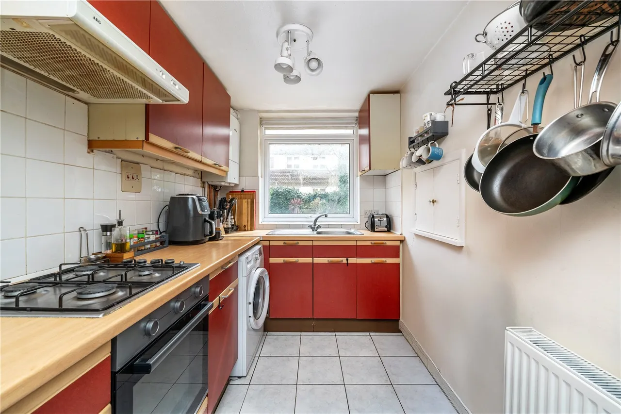 Riverside Court, River Reach, Teddington, TW11 9QN, photo 6