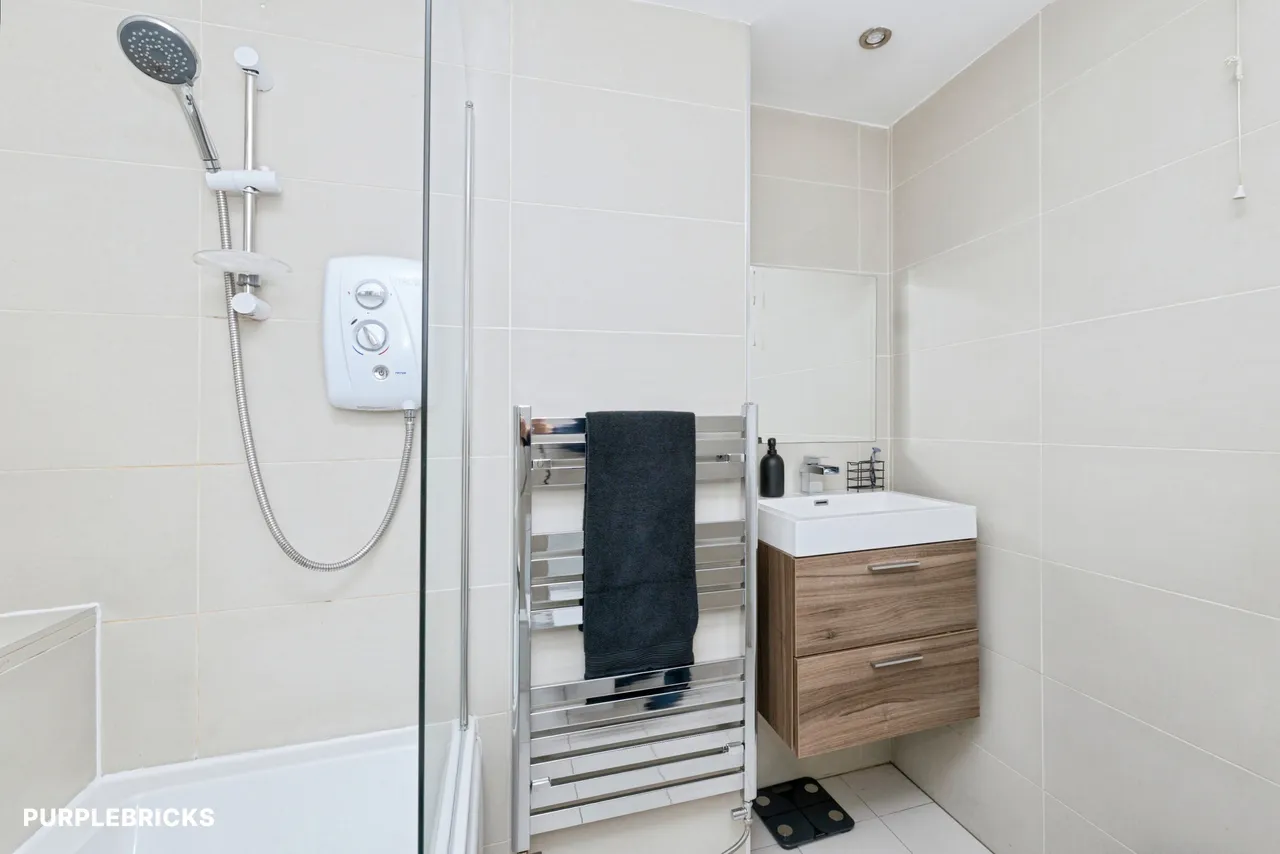 Neistpoint Drive, Glasgow, G33, photo 12