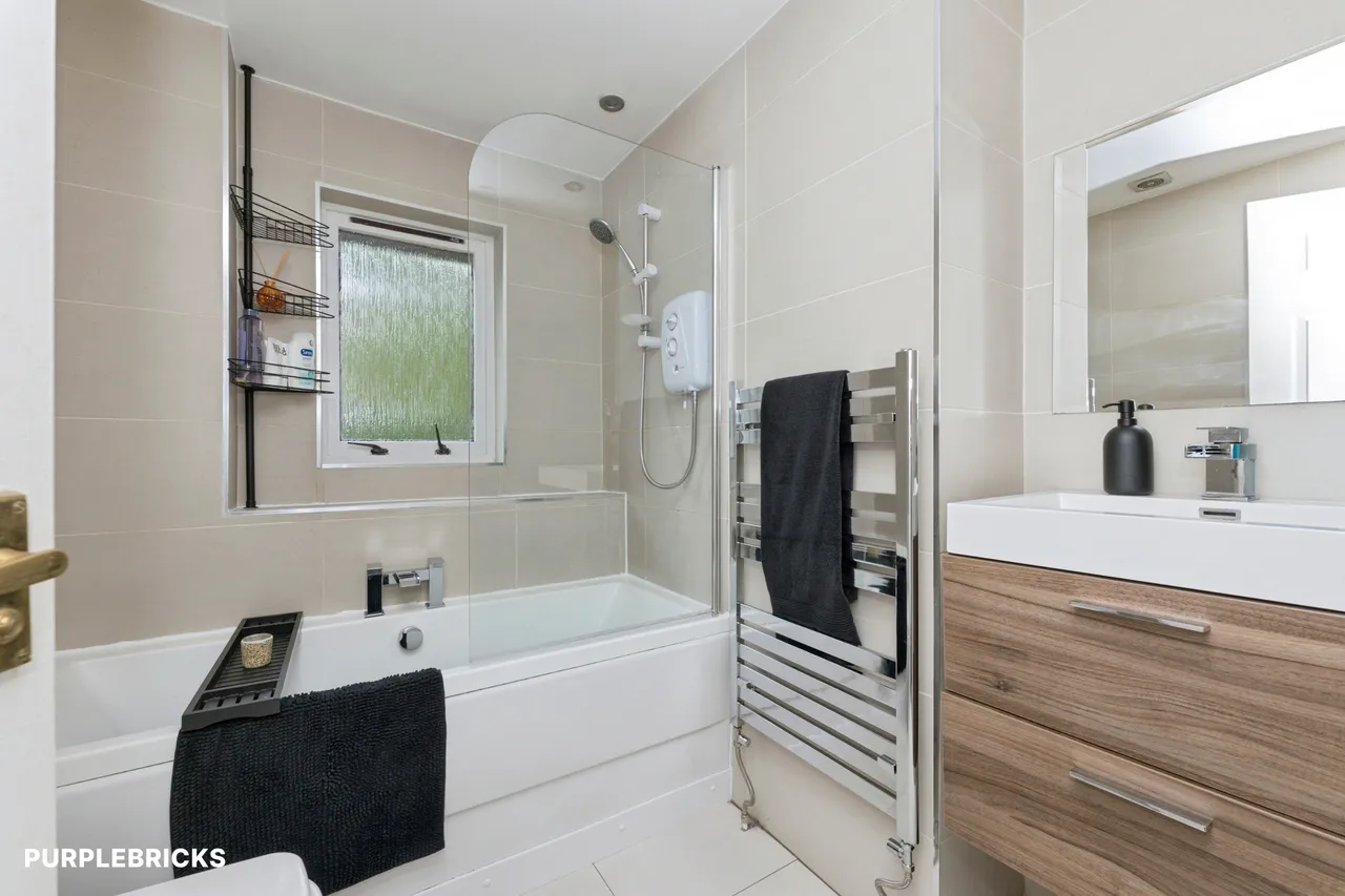 Neistpoint Drive, Glasgow, G33, photo 16