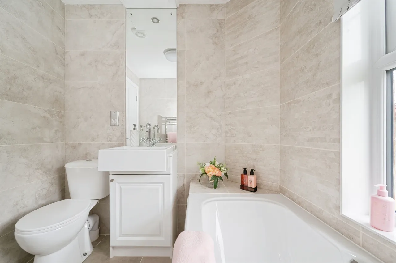 Alresford Road, Winchester, photo 9