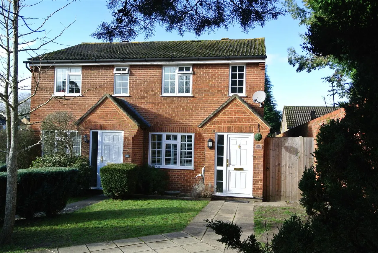 Larksfield, Englefield Green, Surrey, TW20 0RA, photo 18