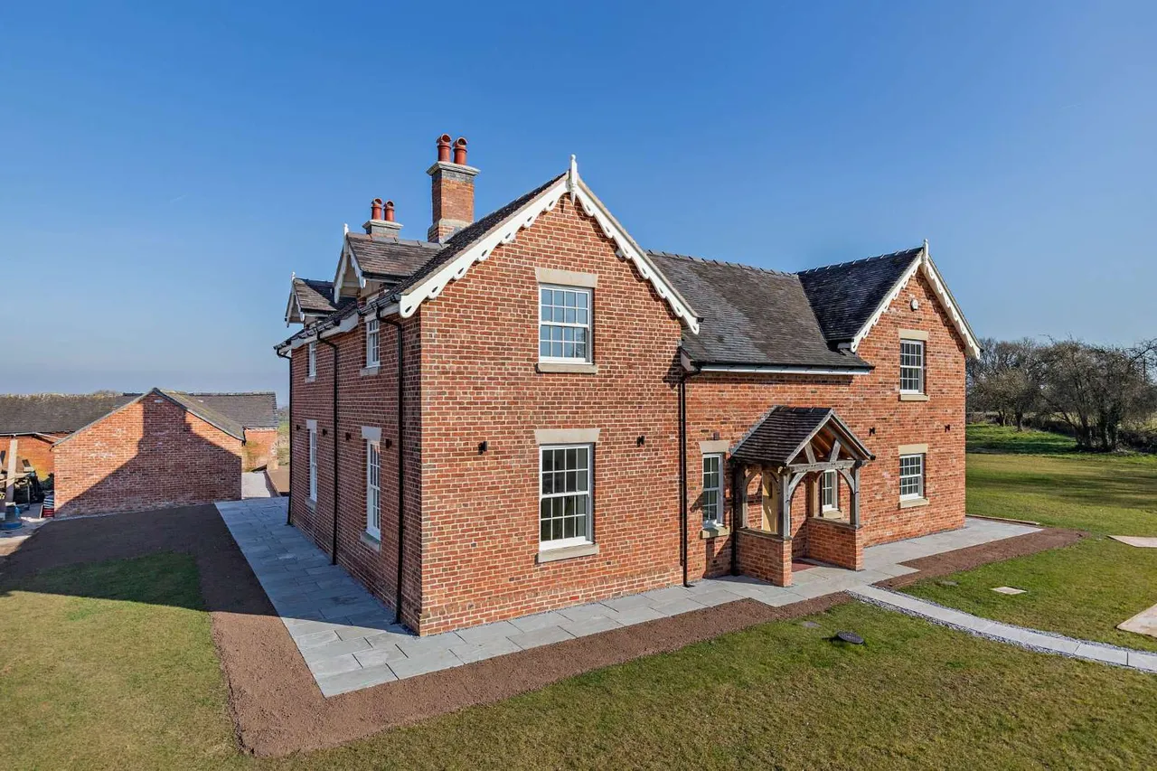 Audlem Road, Woore, Crewe, Cheshire, CW3 0DG, photo 2