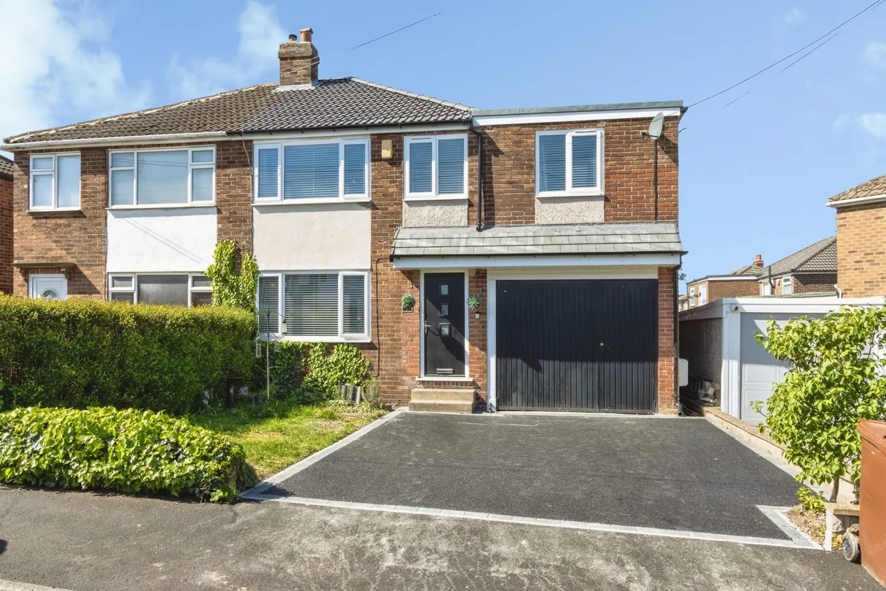 3 bed house for sale — Cambridge Crescent, Crofton, Wakefield, West Yorkshire, WF4