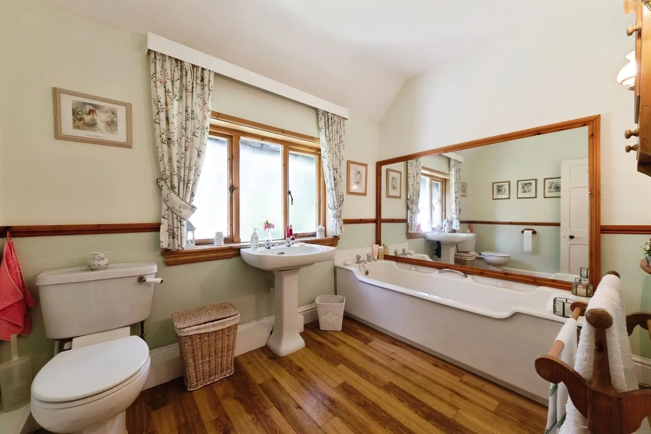 Warwick Road, Solihull, B91, photo 20
