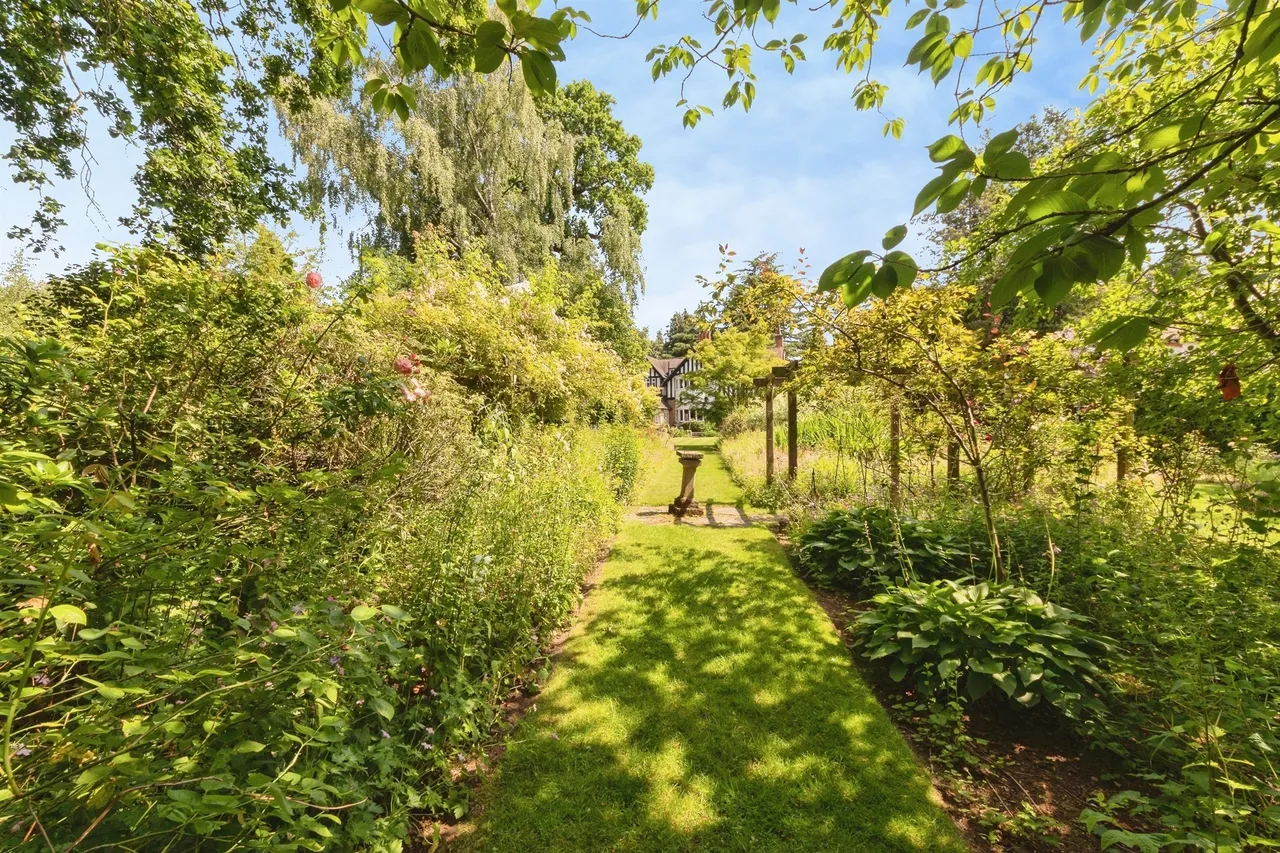 Warwick Road, Solihull, B91, photo 32