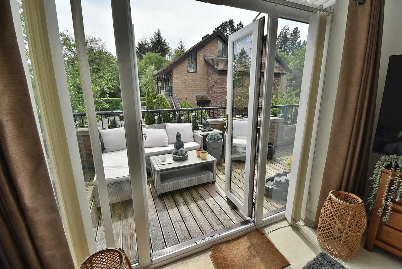 Longham Court, BH22, photo 5