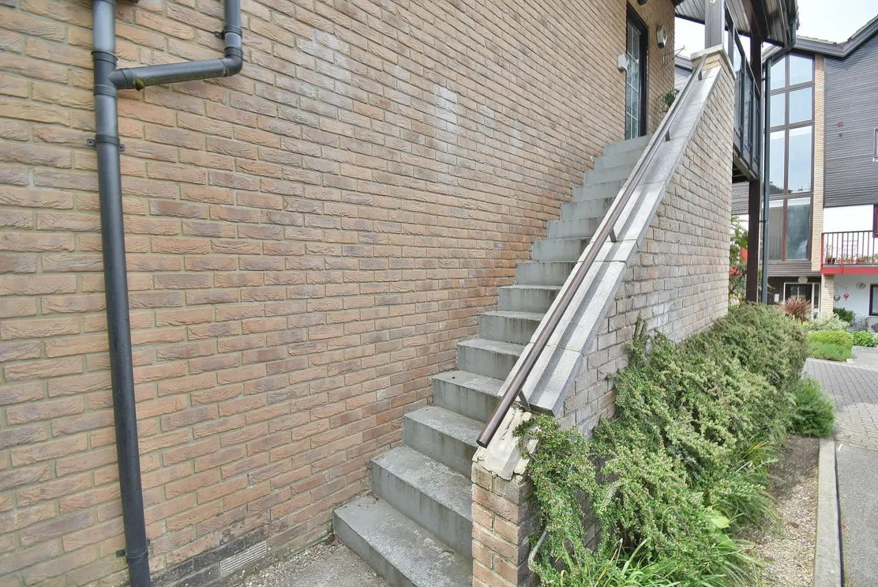 Longham Court, BH22, photo 21