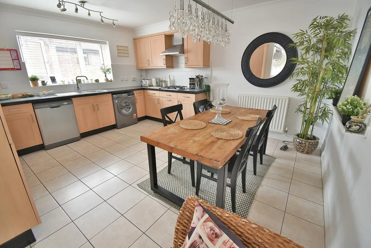 Longham Court, BH22, photo 7