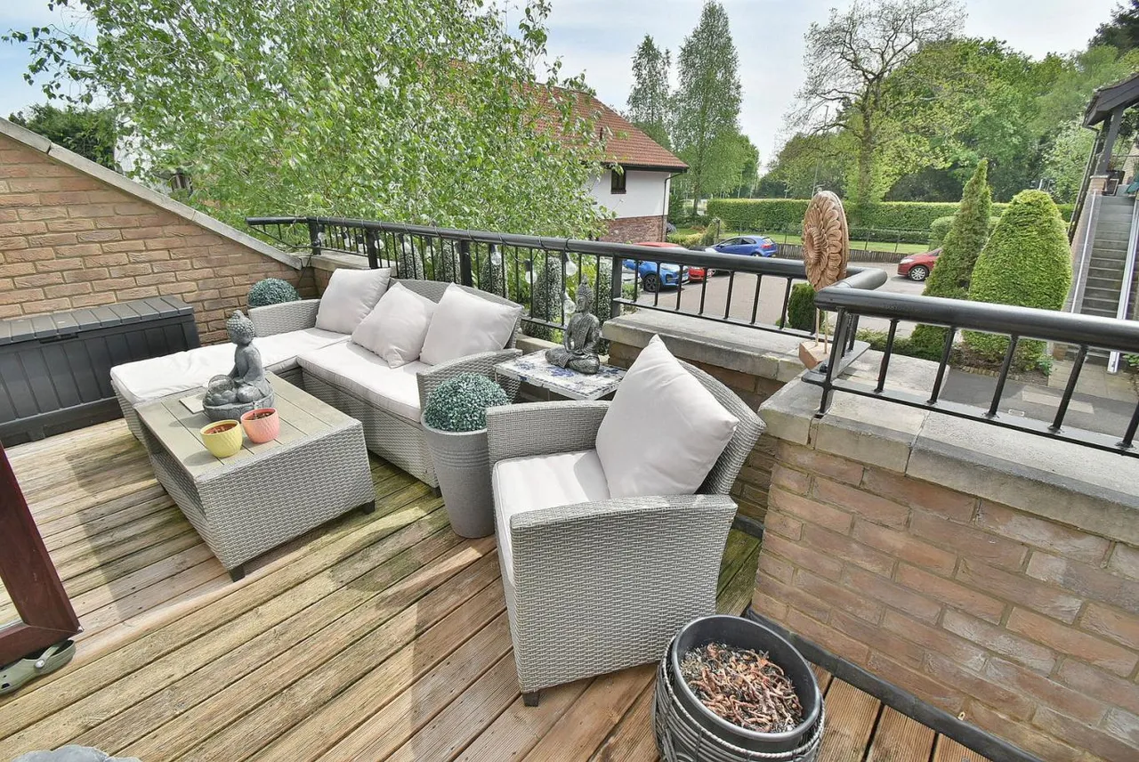 Longham Court, BH22, photo 20