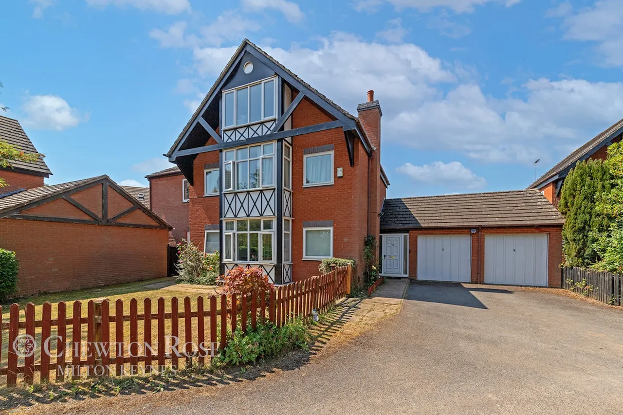 6 bed house for sale, Wedgwood Avenue, Milton Blakelands