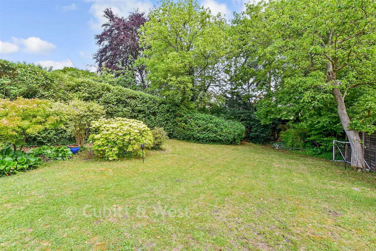 Smitham Bottom Lane, Purley, CR8, photo 20