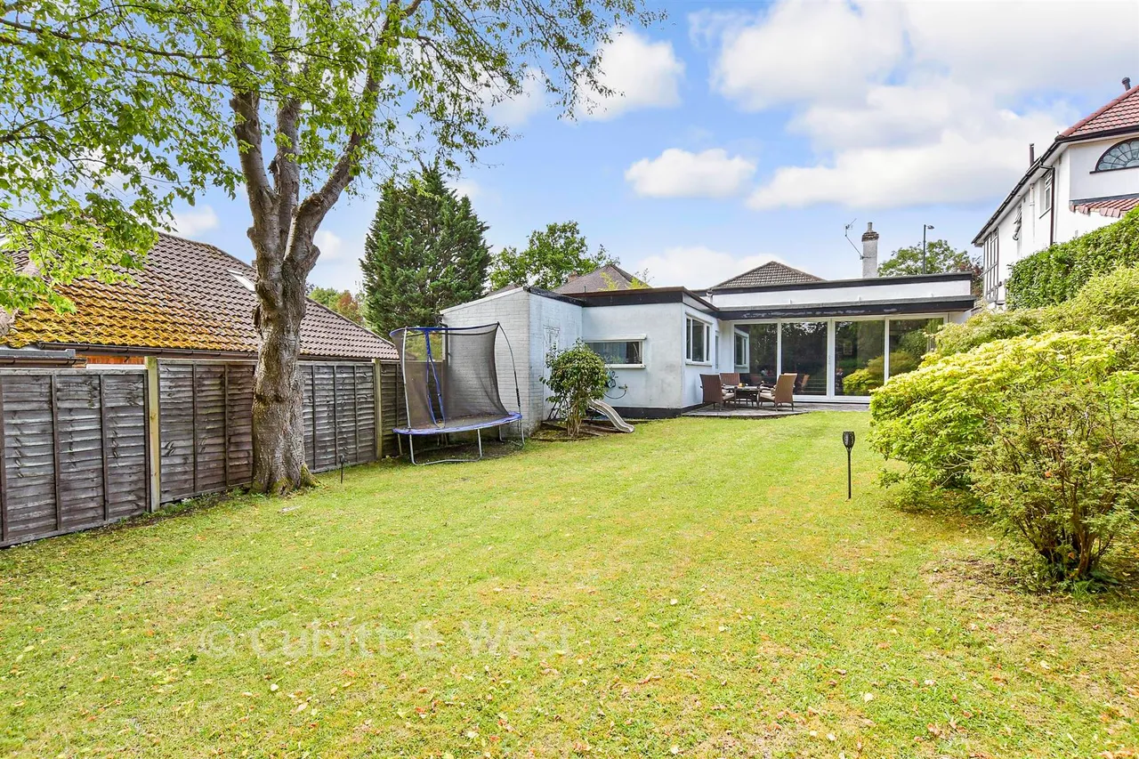 Smitham Bottom Lane, Purley, CR8, photo 2