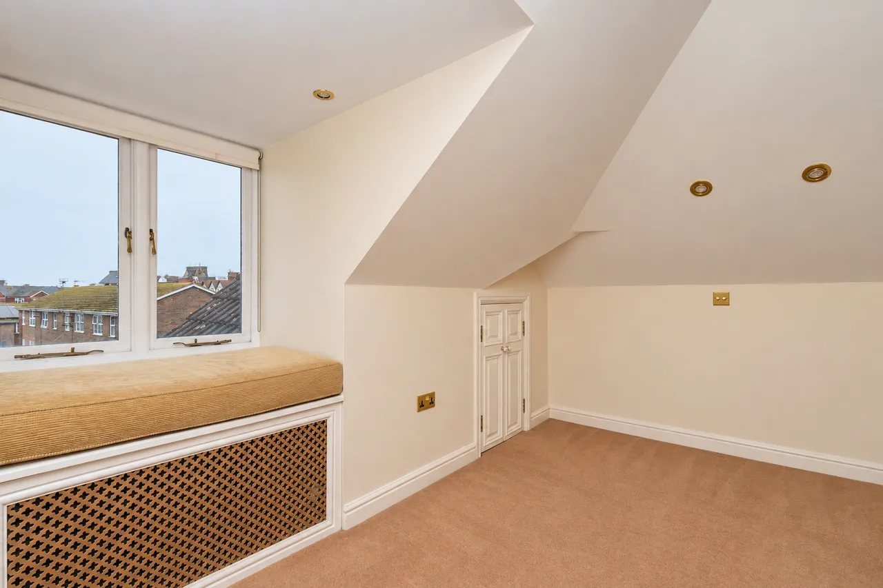 Westgate Bay Avenue, Westgate-on-Sea, CT8, photo 12