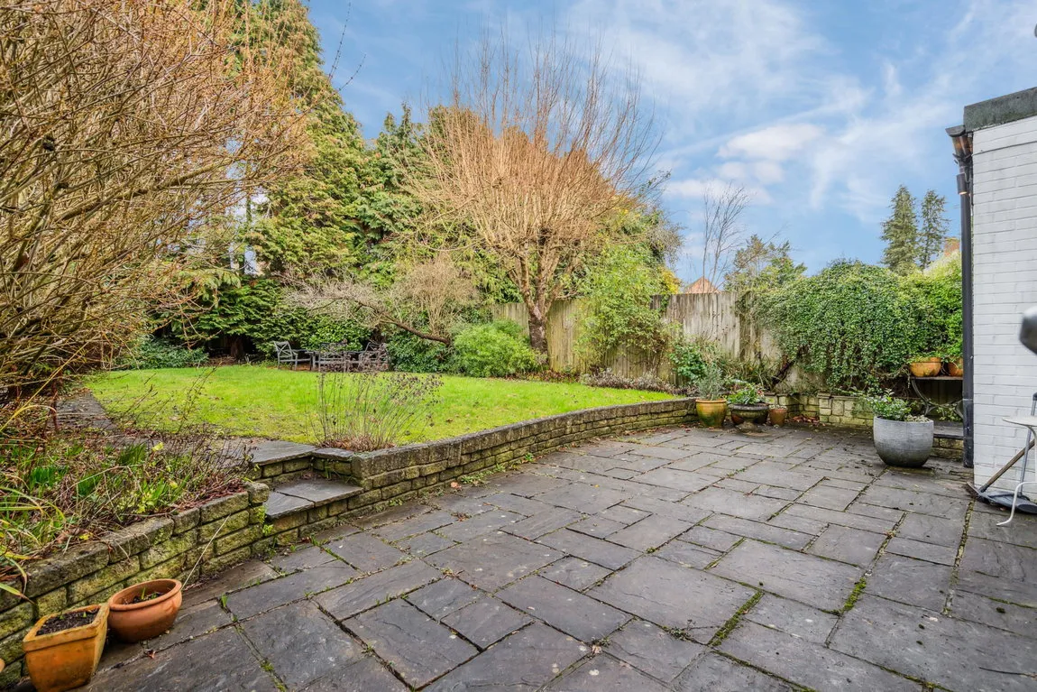 Evelyn Drive, Hatch End, HA5, photo 15