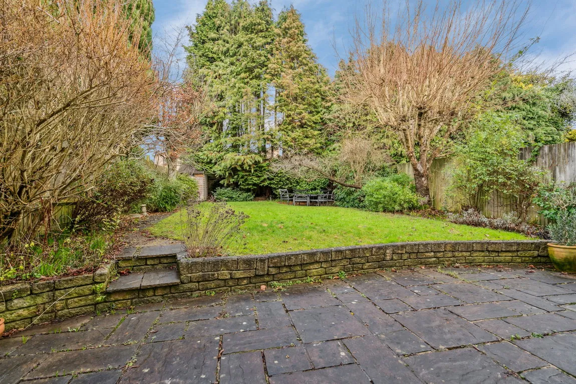 Evelyn Drive, Hatch End, HA5, photo 2
