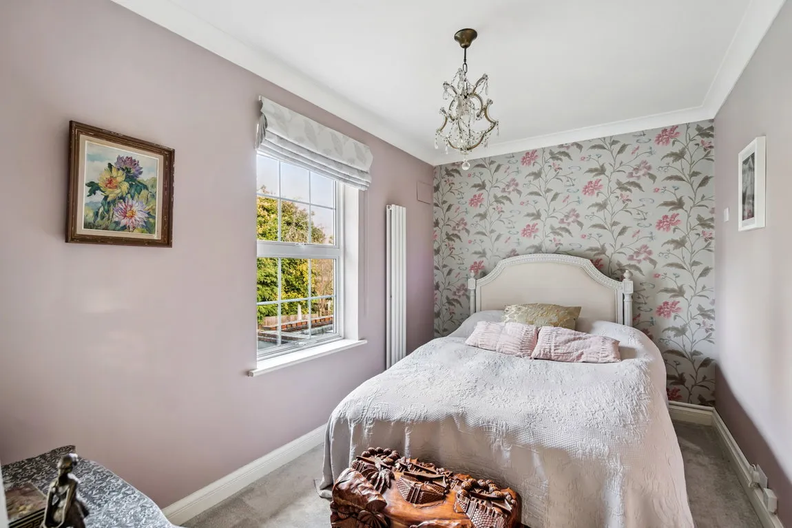 Evelyn Drive, Hatch End, HA5, photo 12