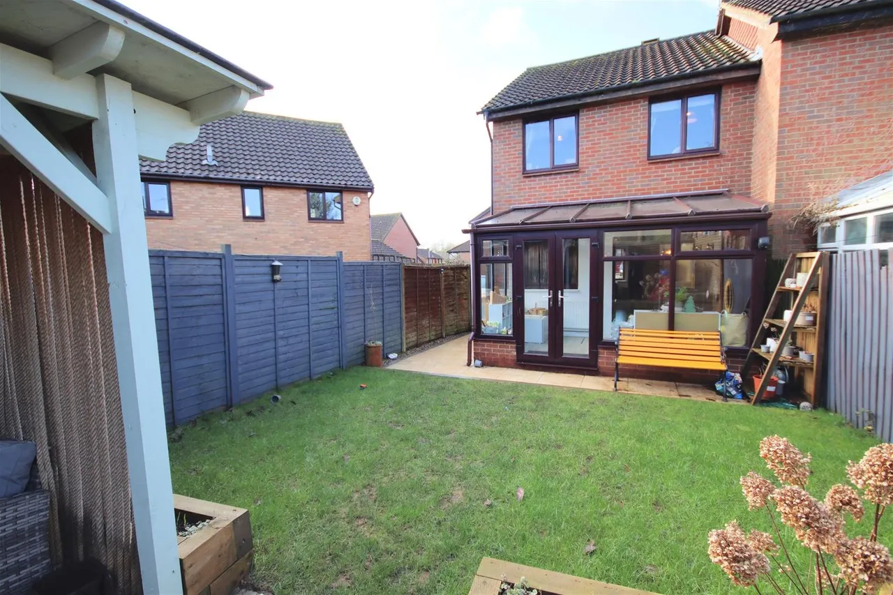 Bryant Way, Toddington, Bedfordhire LU5 6EX, photo 19