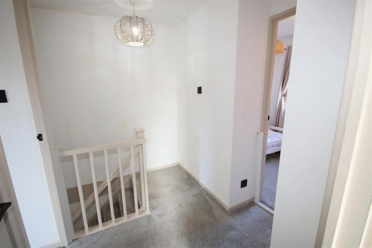 Bryant Way, Toddington, Bedfordhire LU5 6EX, photo 11