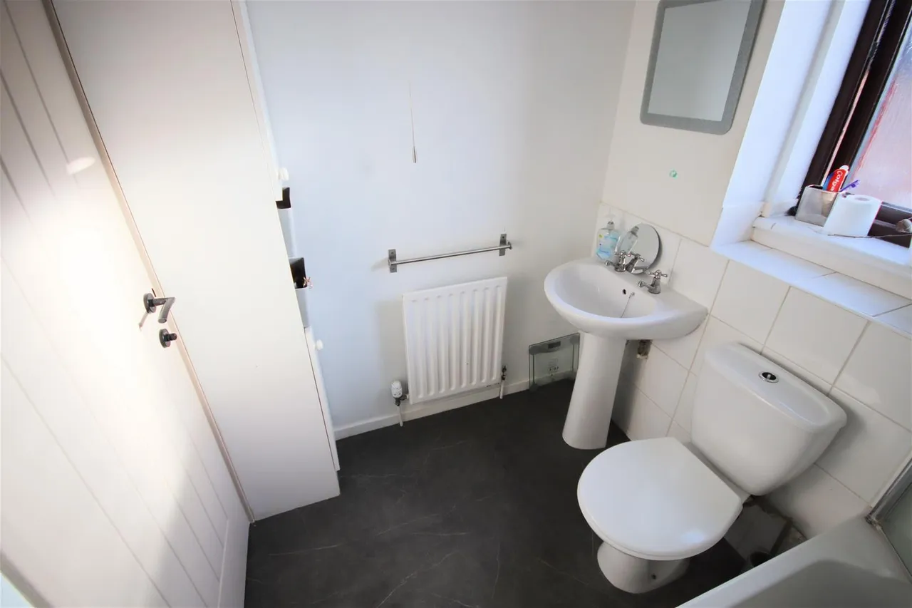 Bryant Way, Toddington, Bedfordhire LU5 6EX, photo 17