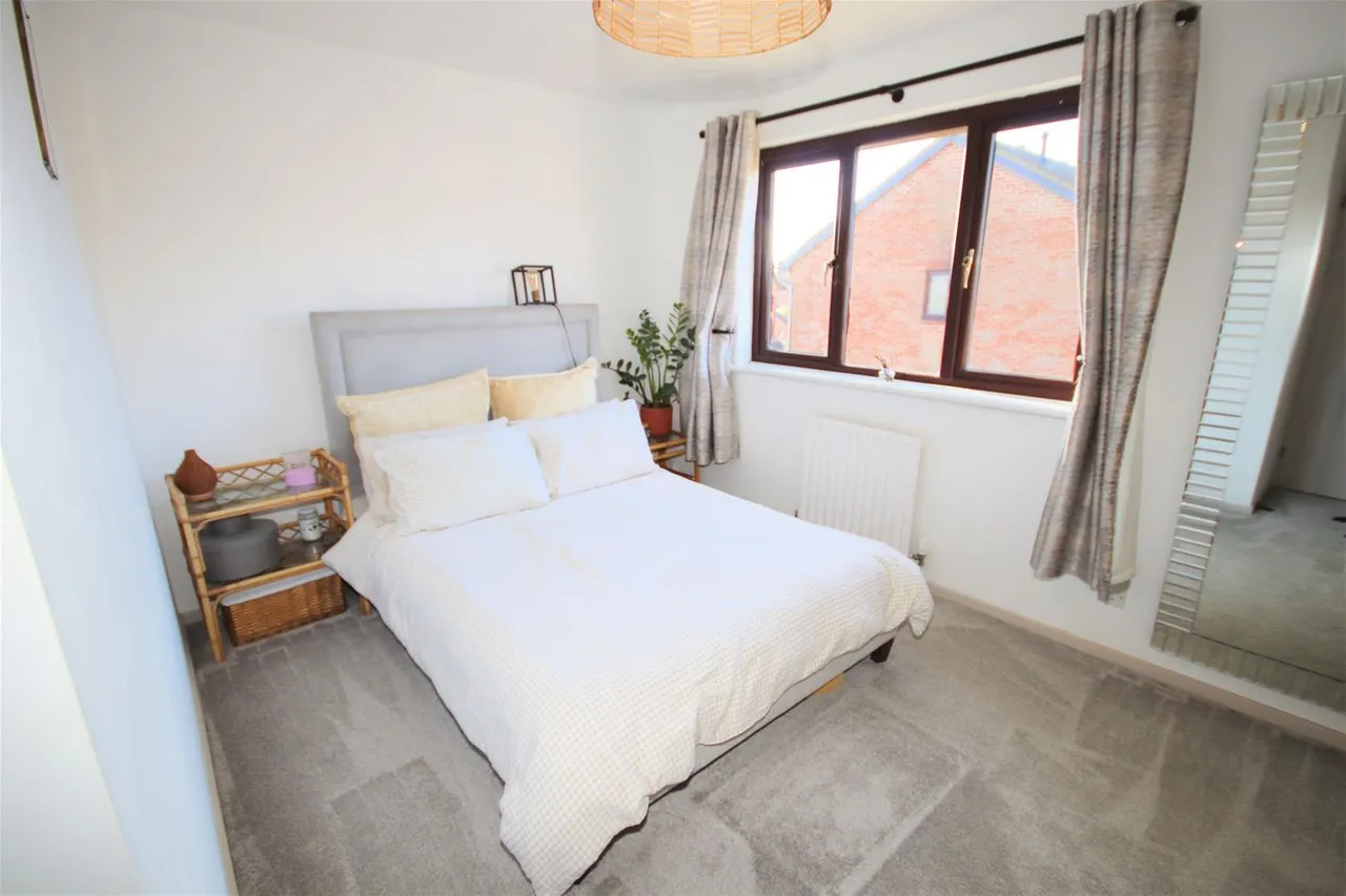 Bryant Way, Toddington, Bedfordhire LU5 6EX, photo 13