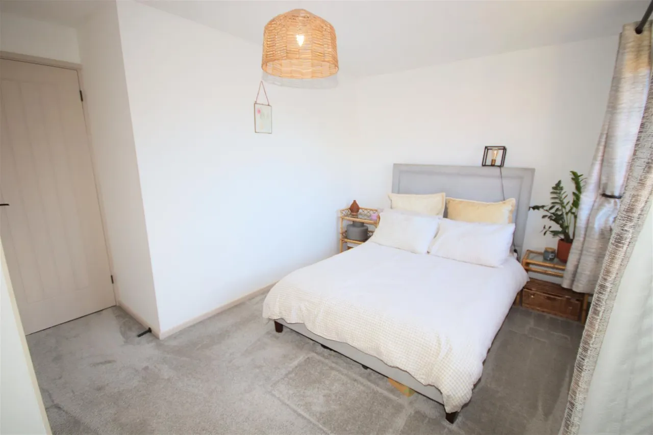 Bryant Way, Toddington, Bedfordhire LU5 6EX, photo 12