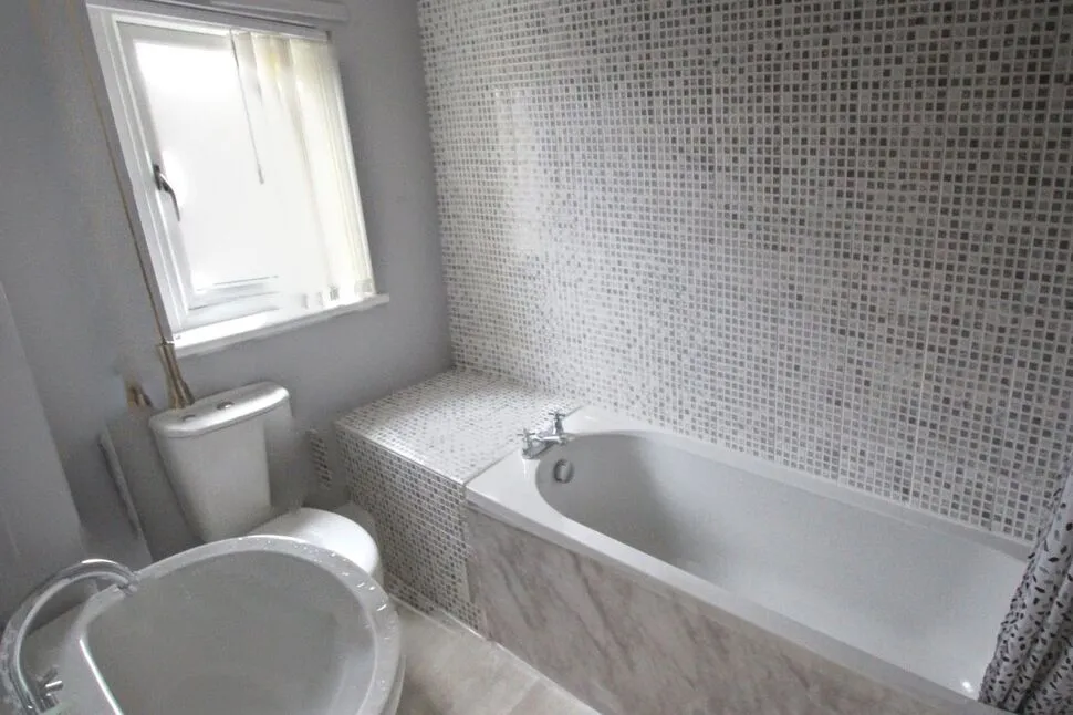 The Crescent, Philadelphia, Tyne and Wear, DH4, photo 6