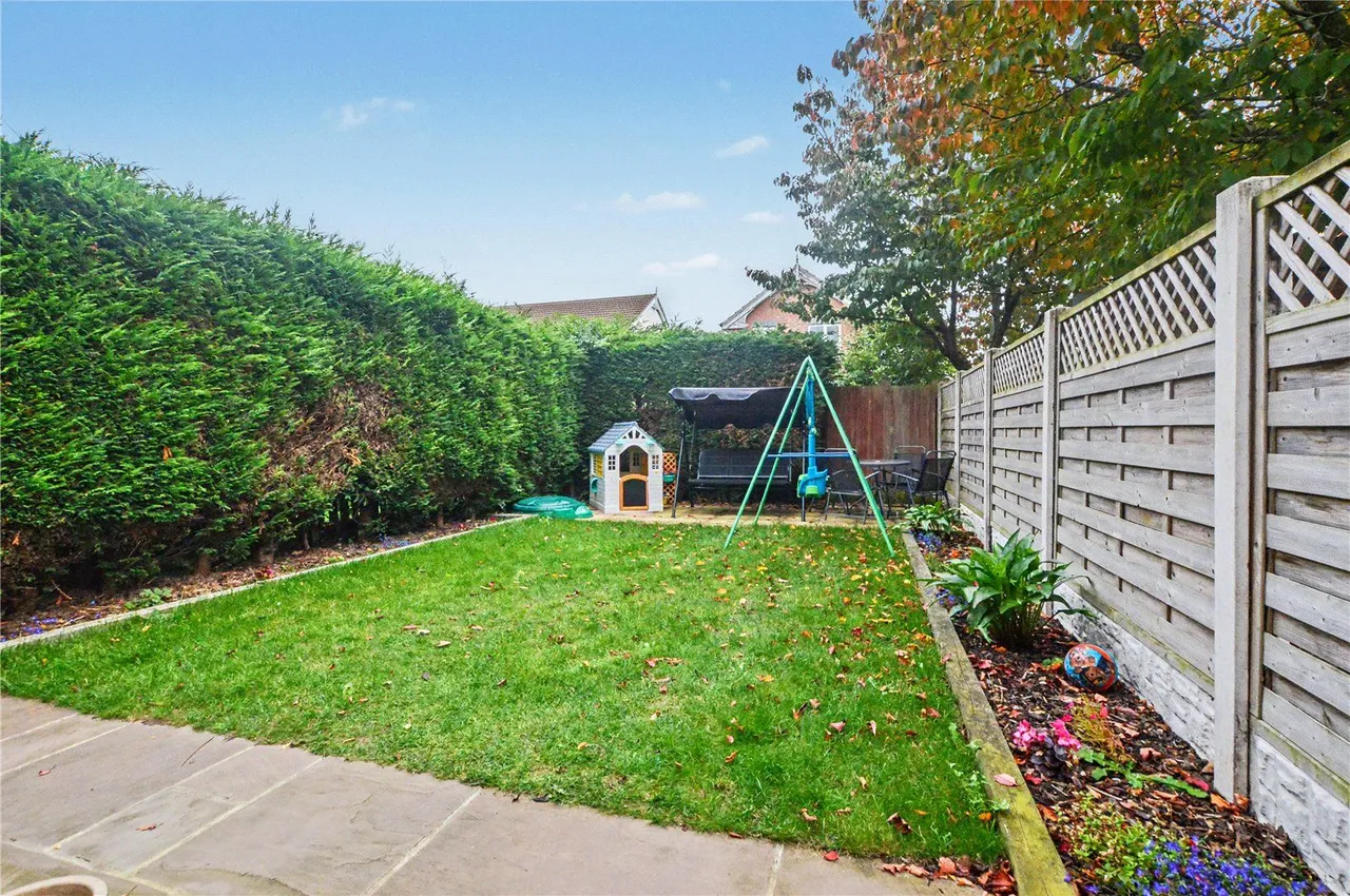 Ascot Gardens, Leeds, LS10, photo 12