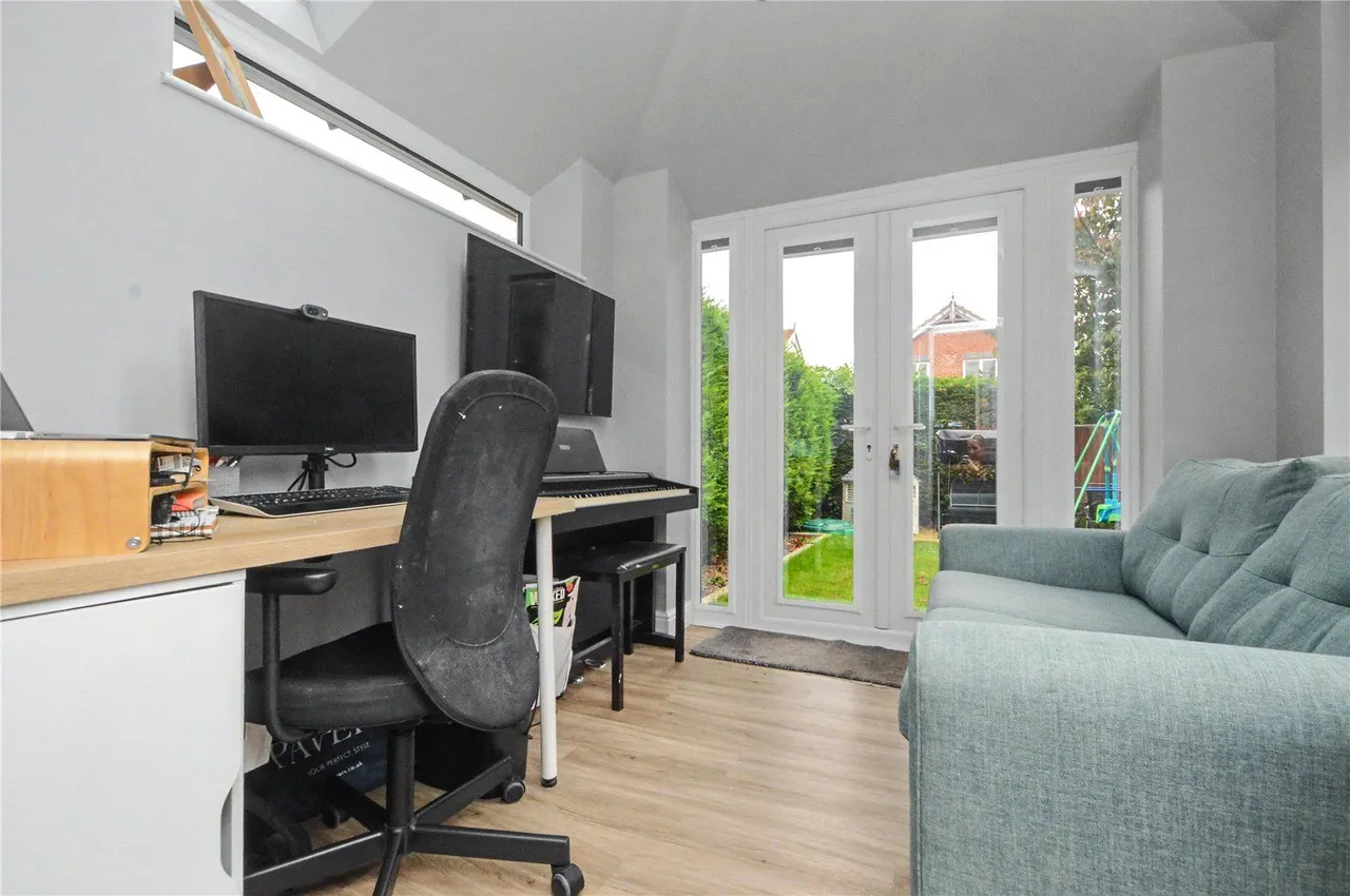 Ascot Gardens, Leeds, LS10, photo 5