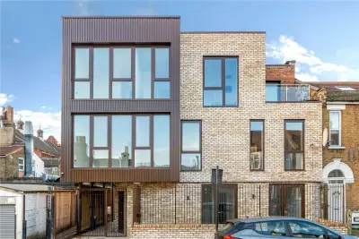 Gingerbread Court, London