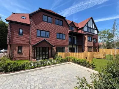 Melville Mews, Surrey