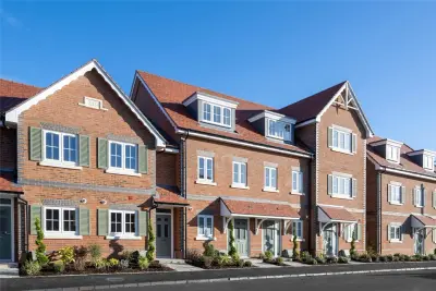 Moorfield Mews, Surrey