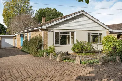Glaziers Lane, Normandy, GU3