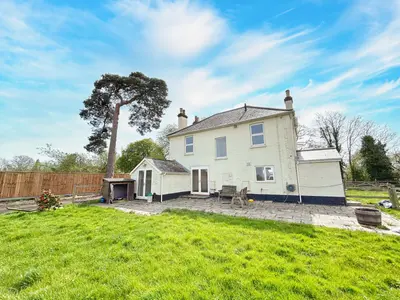 Fernhill Road, Horley, RH6
