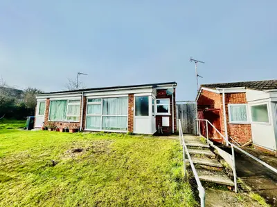 Neville Grove, Warwick, CV34