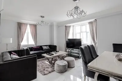 Brompton Road, Knightsbridge, SW3