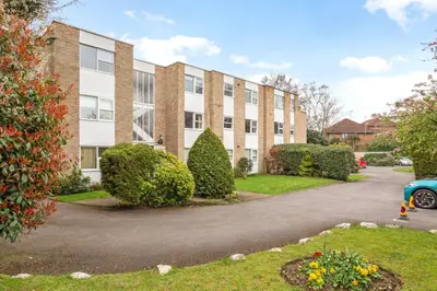 Queens Road, Weybridge, KT13