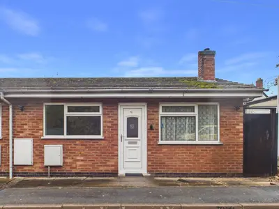 Doctor Cookes Close, Barwell, LE9