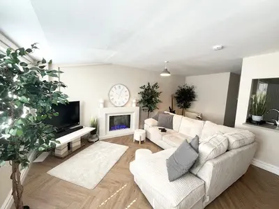 Eddisbury Square, Frodsham, Cheshire, WA6 6QS