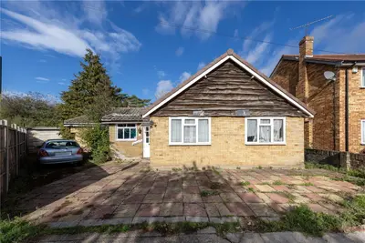 South Road, Hampton, TW12