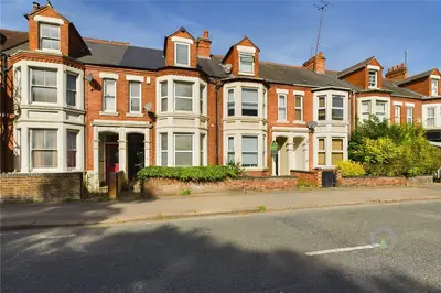 London Road, Northampton, NN4