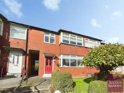 Sussex Drive, Droylsden, M43